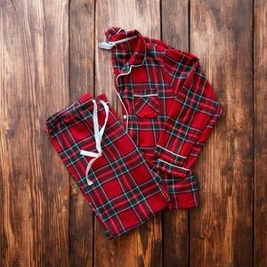 Women’s Plaid Red Pajamas (M)